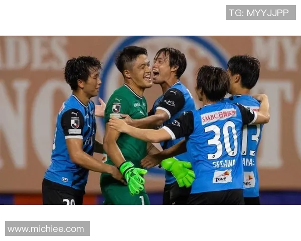 川崎前锋与名古屋鲸鱼激战正酣比分悬念迭起引人关注